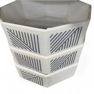 Geometric White and Black Fruit Dessert Bowls